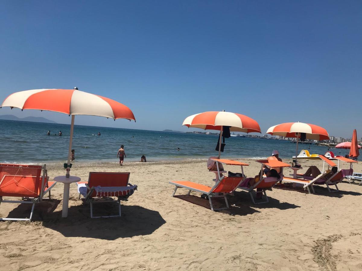 Modern In Lungomare, * Vlore