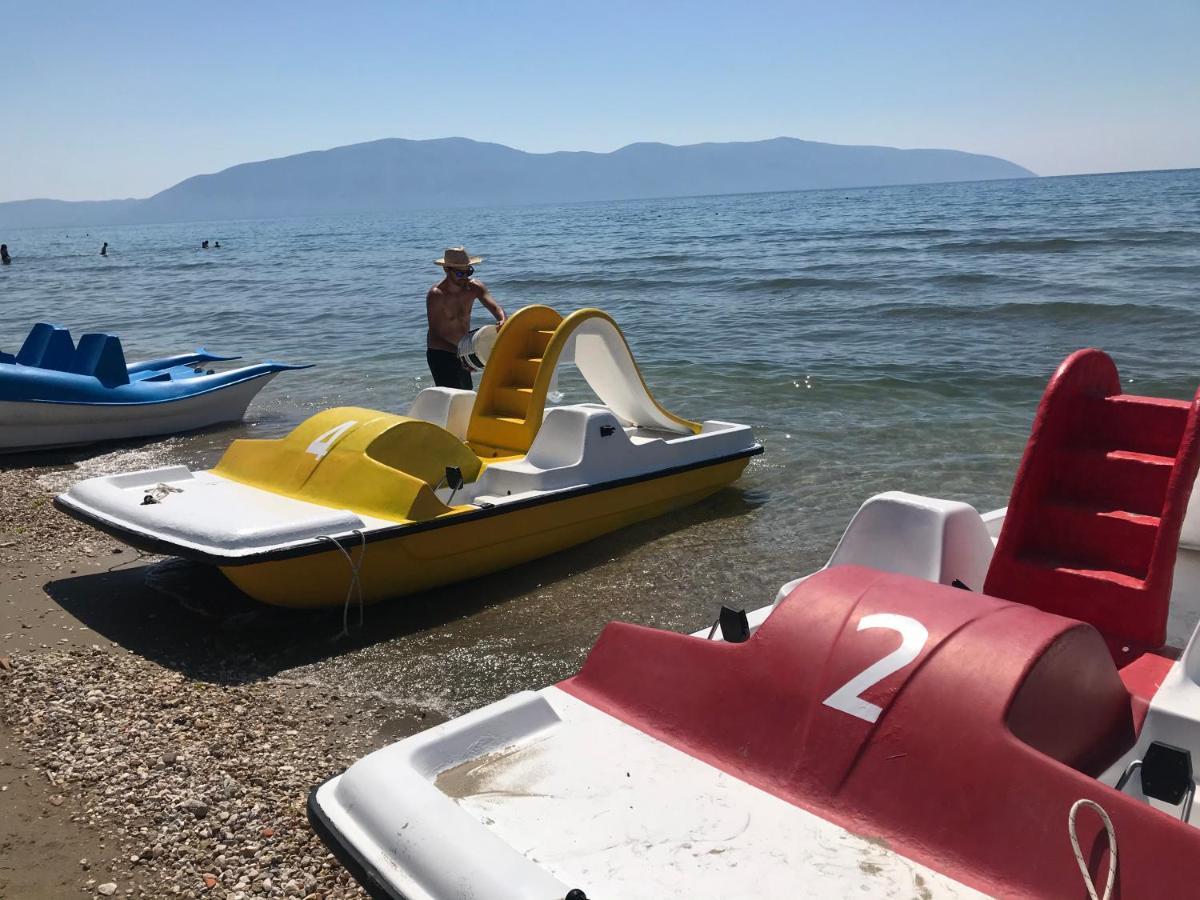 Modern In Lungomare, * Vlore