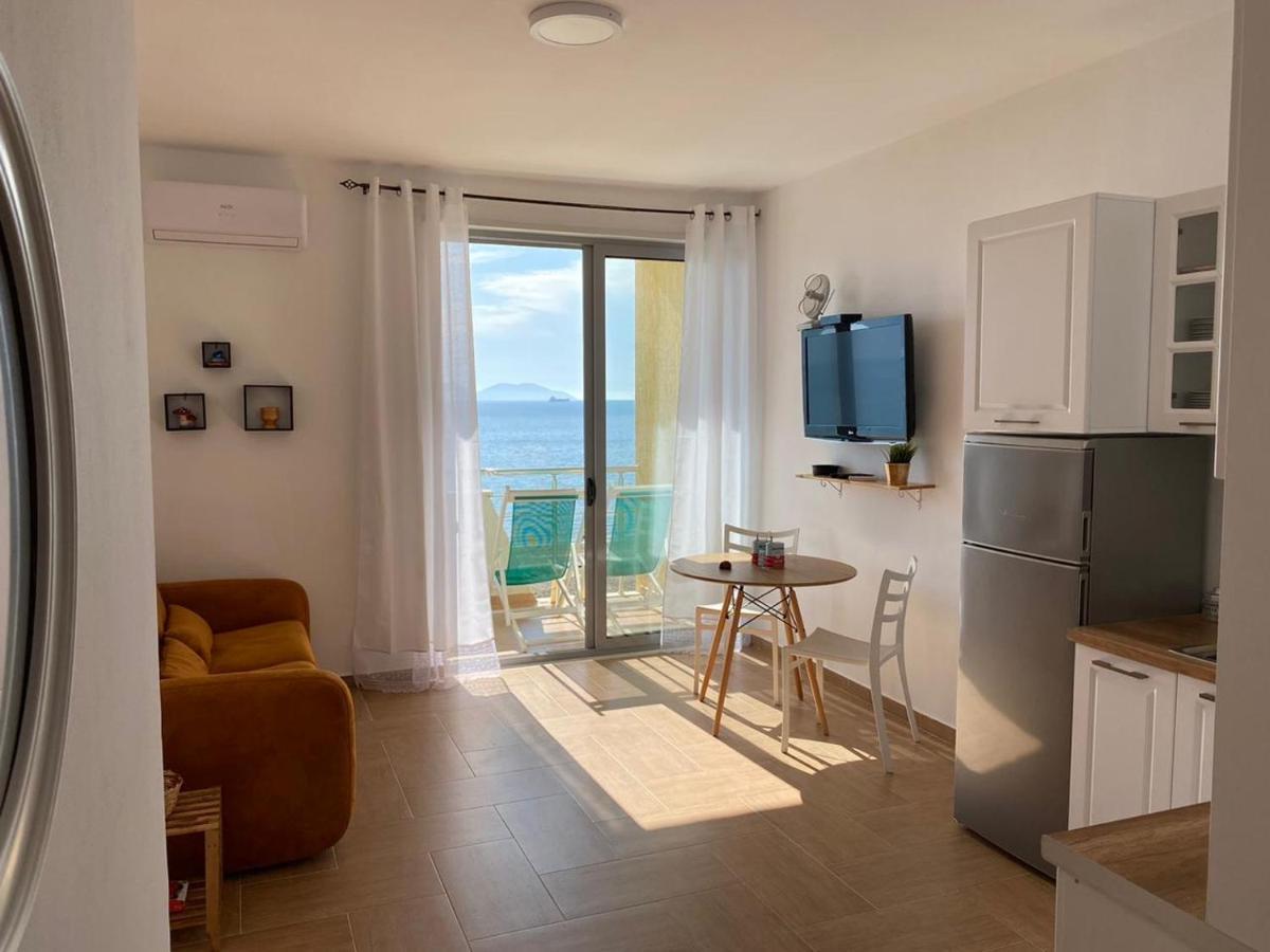 Modern In Lungomare,