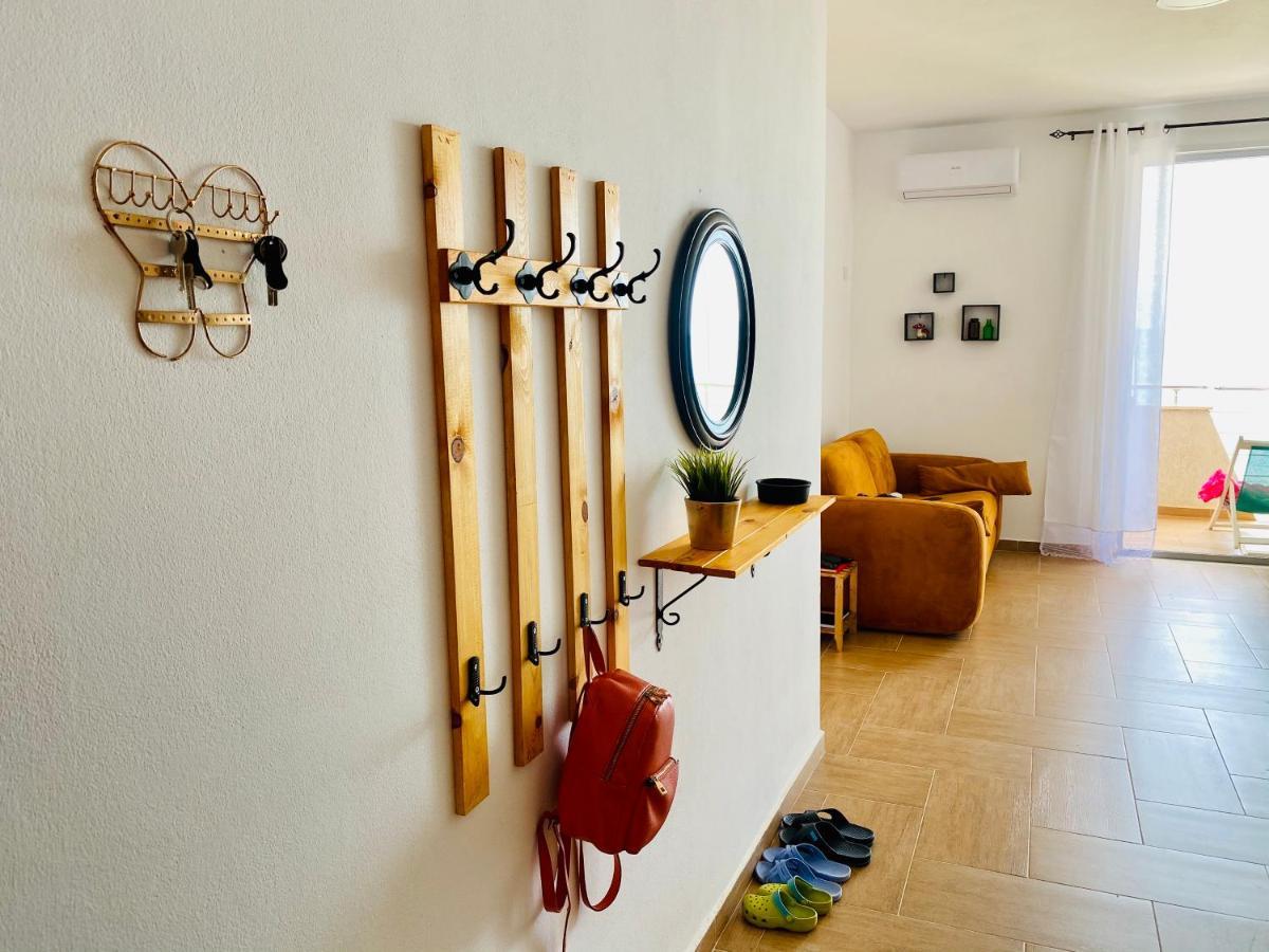 Modern In Lungomare, Vlore